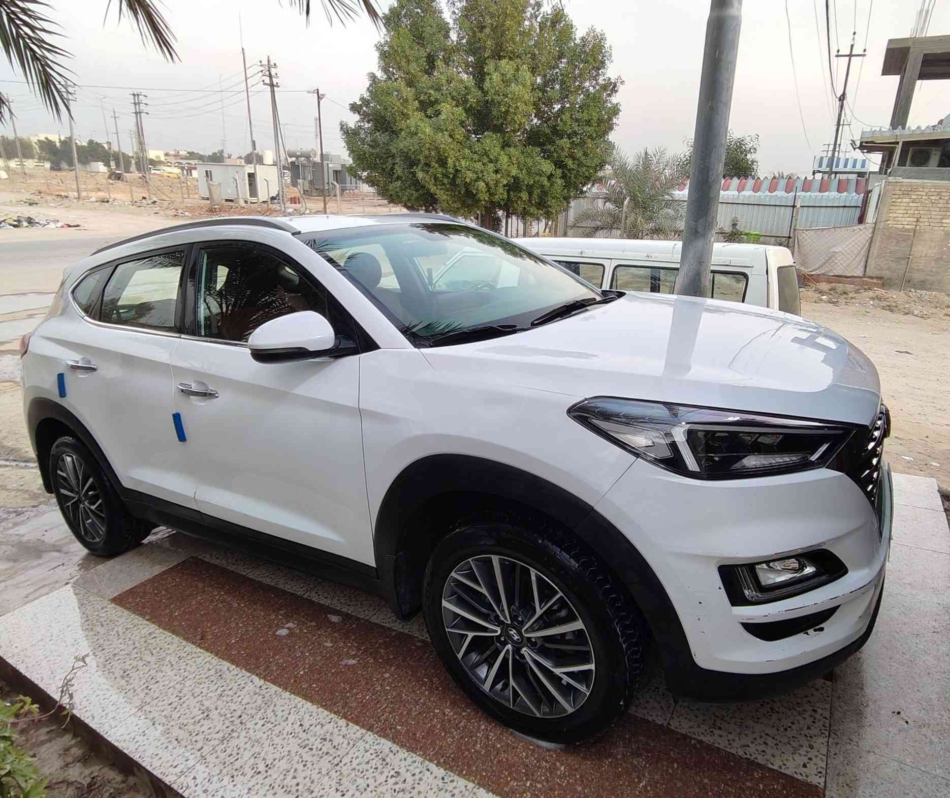 السلام عليكم توكسان 2019
وقم بابل دولي 
ماشيه 84
بصمه 
مري شفط 
السياره نضيفه كلش استعمال شخصي 
مكفوله ماعدا نص باب صبغ فقط
مكان السياره النجف الأشرف ناحية الحيدريه 
للاستفسار ***********
