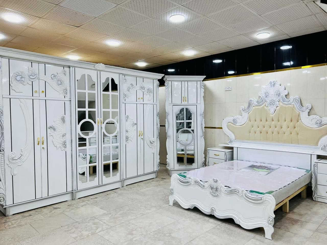السلام عليكم هاي الغرفه عراقيه بس الصبغ تركي ابيضّ الغرفه مستخدمه سنه حاليا الغرفه مفتوحه بسسب مكان ماكو الغرفه سعرها اني مشتريها مليوونين اريد اروسها بغرفه تركيه او بيع سعرها 800بيها مجال حك جيه مكان واسط كوت الرقم ***********تصل ودلل
