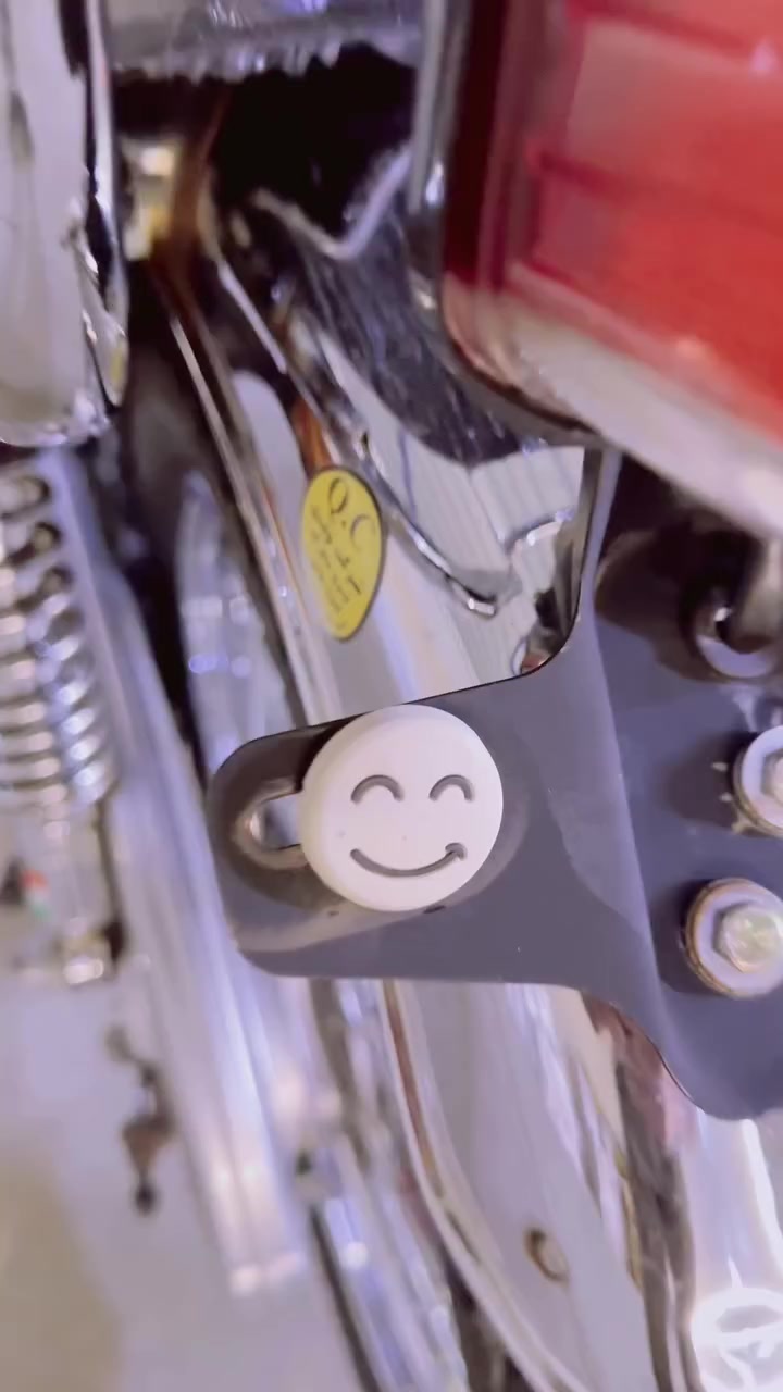 سلام عليكم دراجه للبيع بلاد وراق اصولي موديل 23 وطارعه بل 24 نضافه فول برغي ما مبدل بيها دراجه بلاد مو تعمير شراي بحدمته***********
