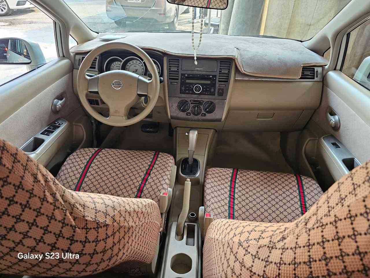 نیسان تیدا یابانی مۆدێل 2009 مەکینە 1.6 مەرغوب گێر ئۆتۆماتیک. 

ناوزەد و چوار جام کەربا- ABS- ئاوێنە کارەبایی 
ویل کەپ-بیلاجکتۆر. 

سەنەوی تا 2028 نوێیە. تایە و پاتری نوێیە.
گێرو مەکینە و تەقەورەقە هەموی بەشەرت.

سێ پارچەی بۆیاخە رەسمی سۆنەرم داناوە . 
لای سەکن کەمێک ناوی گرتوە . سەیارەکە هەیکەلی زۆر جوانە . 

سیعری ٧٩ گەڵاو مەجالێکی کەم . 
شوێن سلێمانی 
***********
*********** السليمانية, العراق
