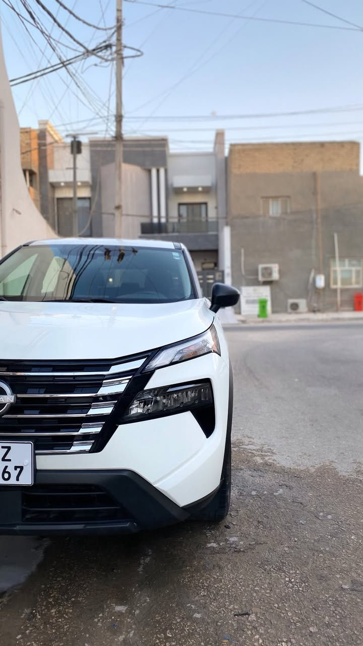 سلام عليكم نيسان روج 2024 3سلندر 1500T حادثه التنته الفوك المثلث فئهSV رادرات امامي وخلفي 
قياده ذاتيه
MODE
ECO
SMART
SPORT
1-تبريد امامي وخلفي التبريد ثلج.
2-الكشنات قماش وليس جلد.
3-شاشه CAR PLAY
4-والسياره AUTO HOLD والسياره اقتصاديه.
5-ممشى السياره 37M
6-والسياره جديده بمعنى الكلمه احلى من الصور.
7-موقع السياره نجف الاشرف.
8-والسياره بأسمي.
9-والسياره رقمه اربيل خصوصي.
10-والسياره بصمه.
11-السعر 170وبيها مجال حك الجيه.
12-للاستفسار. 
13-الرقم ***********
