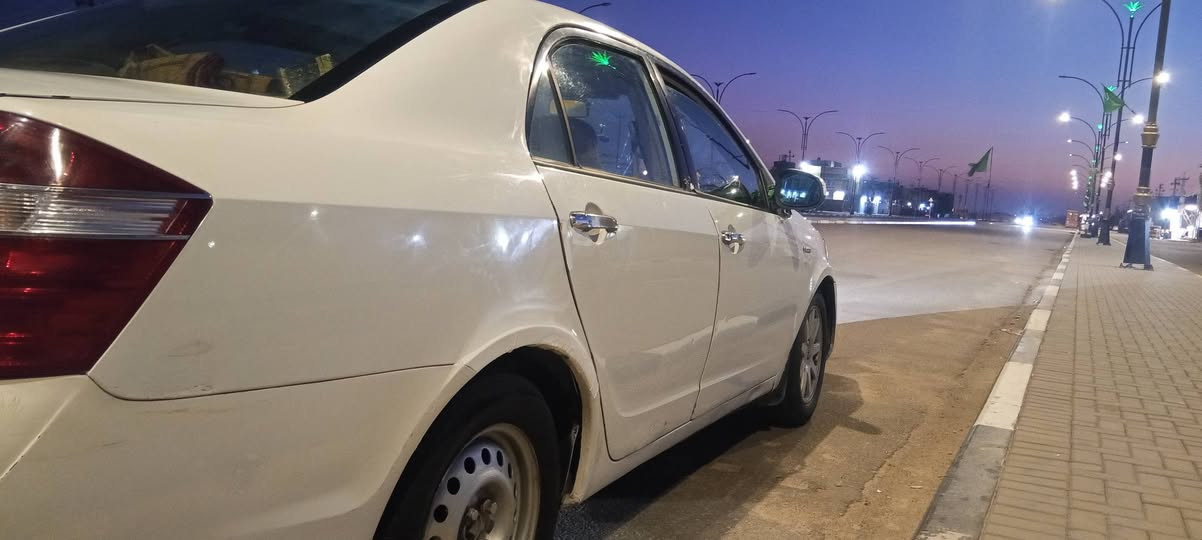 السلام عليكم جيلي موبل موديل 12سياره مكفوله من ضربه ولصبغ والتبديل رقم بغداد مكينة تبخير كير عادي تبريد شغال سياره حلوه فقط بس مكينه تبخر راعيهه ايريد تحويل  السعر 40 وبيهه مجال مكاني البصره رقم ***********
