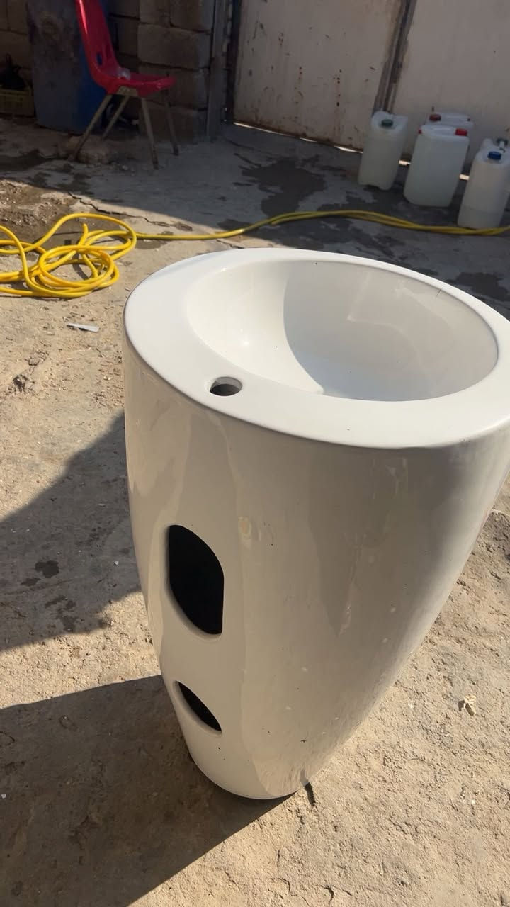 السلام عليكم 
عندي هايه المغسله اشتريتها ب٧٥ مصار هوايهه وممستخدمتها نهائياً اريد ابيعها لان اريد احول بيتي انطوني بيها سعر واخذوها مكاني بغداد


**إذا كنت صاحب هذا الإعلان وتريد حذفه لأي سبب، رجاءا أرسل رسالة إلى الدعم الفني**