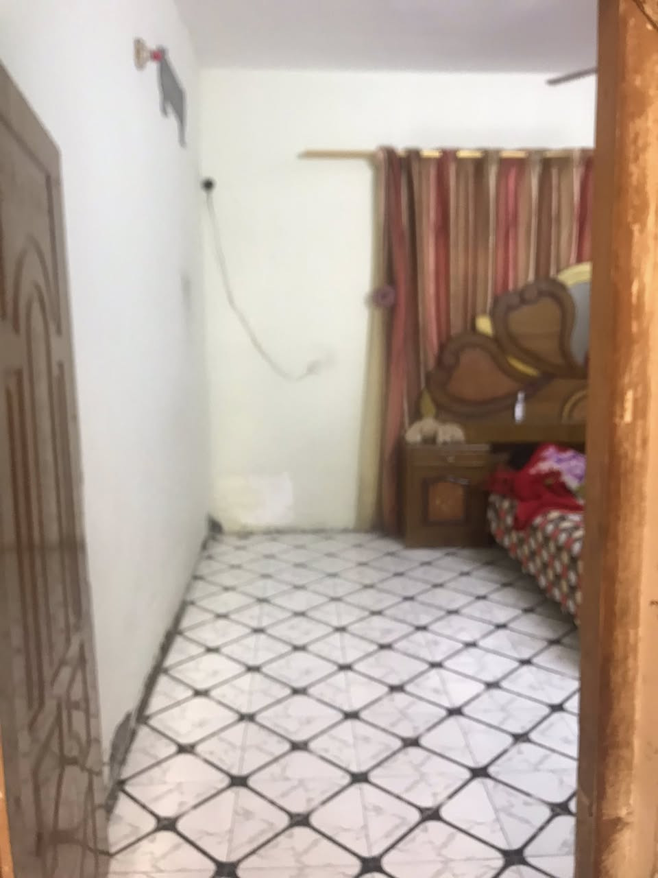 سلام عليكم بيت مساحه 130متر اصلاح زراعي ابو خستاوي بنص المنطقه صاير يحتوي على غرفه وصاله ومطبخ ستقبال صحيات خرجيه وداخليه بيت كأمل منطقه سكنيه كافت الخدمات موجوده مدرسه قريبه كهرباء ماي مولده ذهبي شارع حله كربلاء قريب السعر 26 الستفسار مراسلت الصفحه ونتصال ***********
