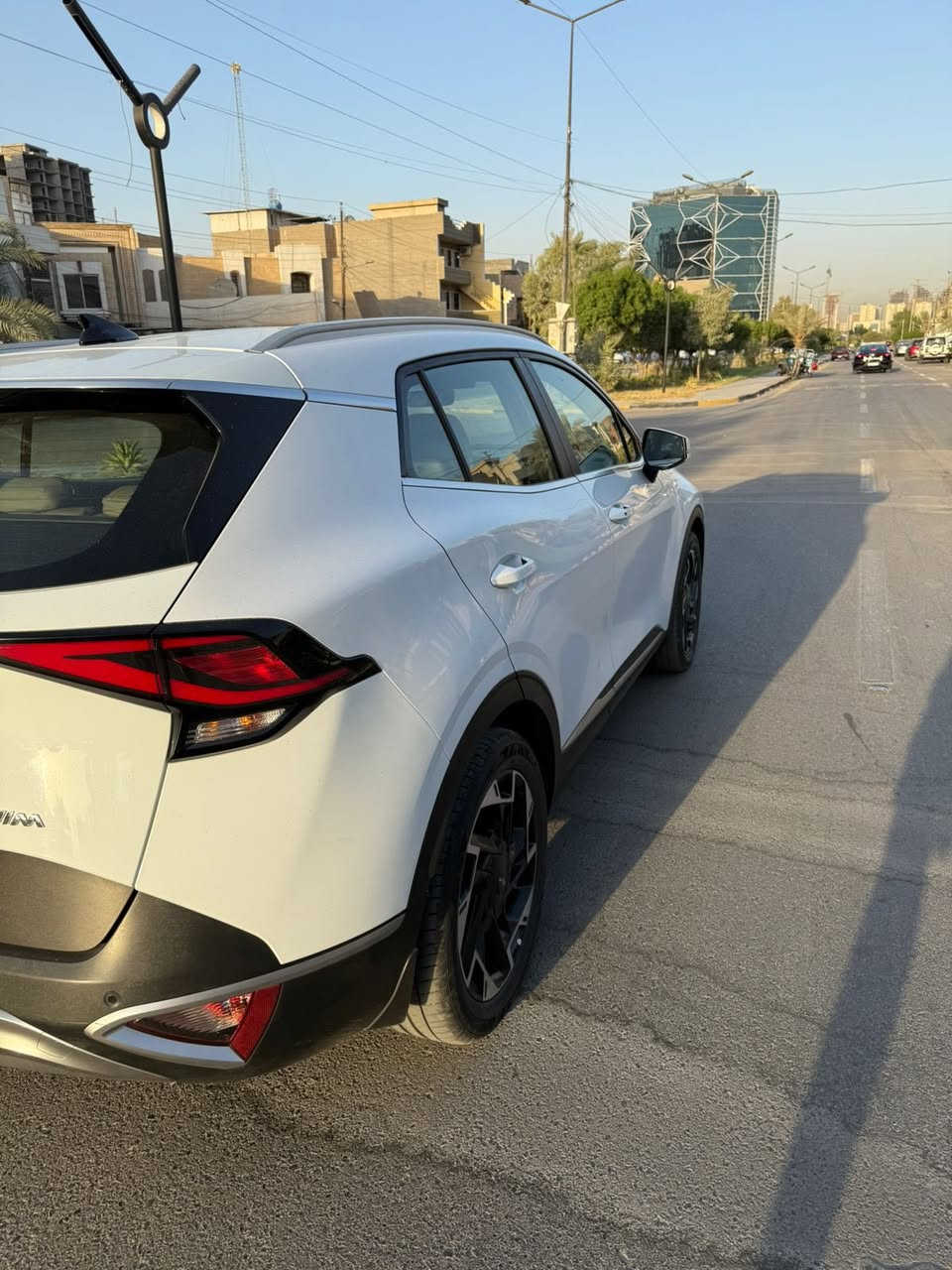 السلام عليكم 
سبورتج للبيع فقط 
2023 فول عده البنوراما
ماشية 34 الف 
رقم اربيل تريد تحويل تريد وكاله عادي 
محرك 2000 دوش 
بصمه 
شاشة 
اوتو هولد 
سايد بريك بصمه 
انضمة قياده
تبريد شاشه 
ويل 19 
كشن كهرباء 
قطعتين تبريد 
رادار بالمري 
الصندوك كهرباء

السعر 218 ورقه وبيها مجال 
مكان السياره بغداد. حي العدل
***********
