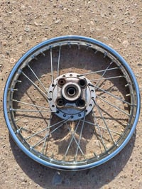 سيارة • ما بيها عوزه • للبيع