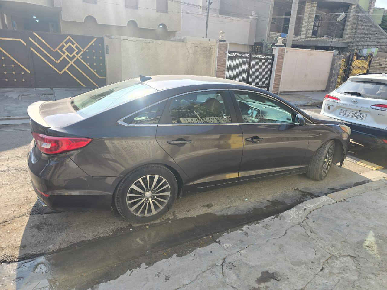 سوناتا17 وارد امريكي 
حادثها جاملغ ايمن فقط ..والبنيد مصبوغ بدون ضربه 
سياره جاهزه 
رقم دهوك سنويه ساقطه 
شرط التحويل 
بيها ملاحظات بسيطه امبينه بلتصوير 
مكاني الدوره 
120
*********** بغداد, العراق
