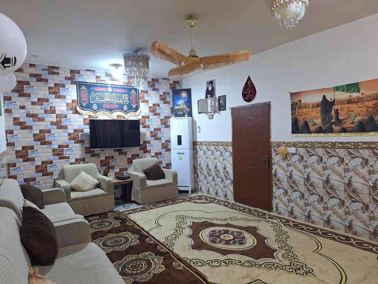 دار تجاوز للبيع م 100 متر مربع طابق واحد ركن 
يتكون من استقبال ٦×٤
غرفة نوم ٥×٤
مطبخ ٣×٣
حمام داخلي ٢ × ١.٥
مطبخ حار ٢ × ١.٥
تواليت خارجي ١×١
خدمات كاملة مجاري كهرباء
وماء خطين خابط وحلو
 العنوان بغداد العبيدي خلف مدرسة سلسبيل 
السعر ٤٠ قفل غير قابل للنقاش
اقره التفاصيل قبل لا تتصل كلشي ذاكر بالمنشور 
 للاستفسار 
***********
