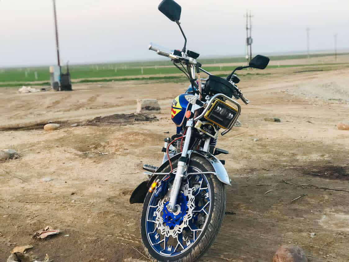 السلام عليكم   يوجد موطور 
سولنك موديل 25
دبل دسك 
محرك 200
وزن ثقل 
كلچ دهن بلادي 
وضع ابلادي كله
كهربائيّات كله شغاله 
سعر خاص مفتوح 
المكان ازاب قريه اشريعه 

لاتصال ***********

***********
يرهم مراوس يرهم مقدمه زينه و كفيل
