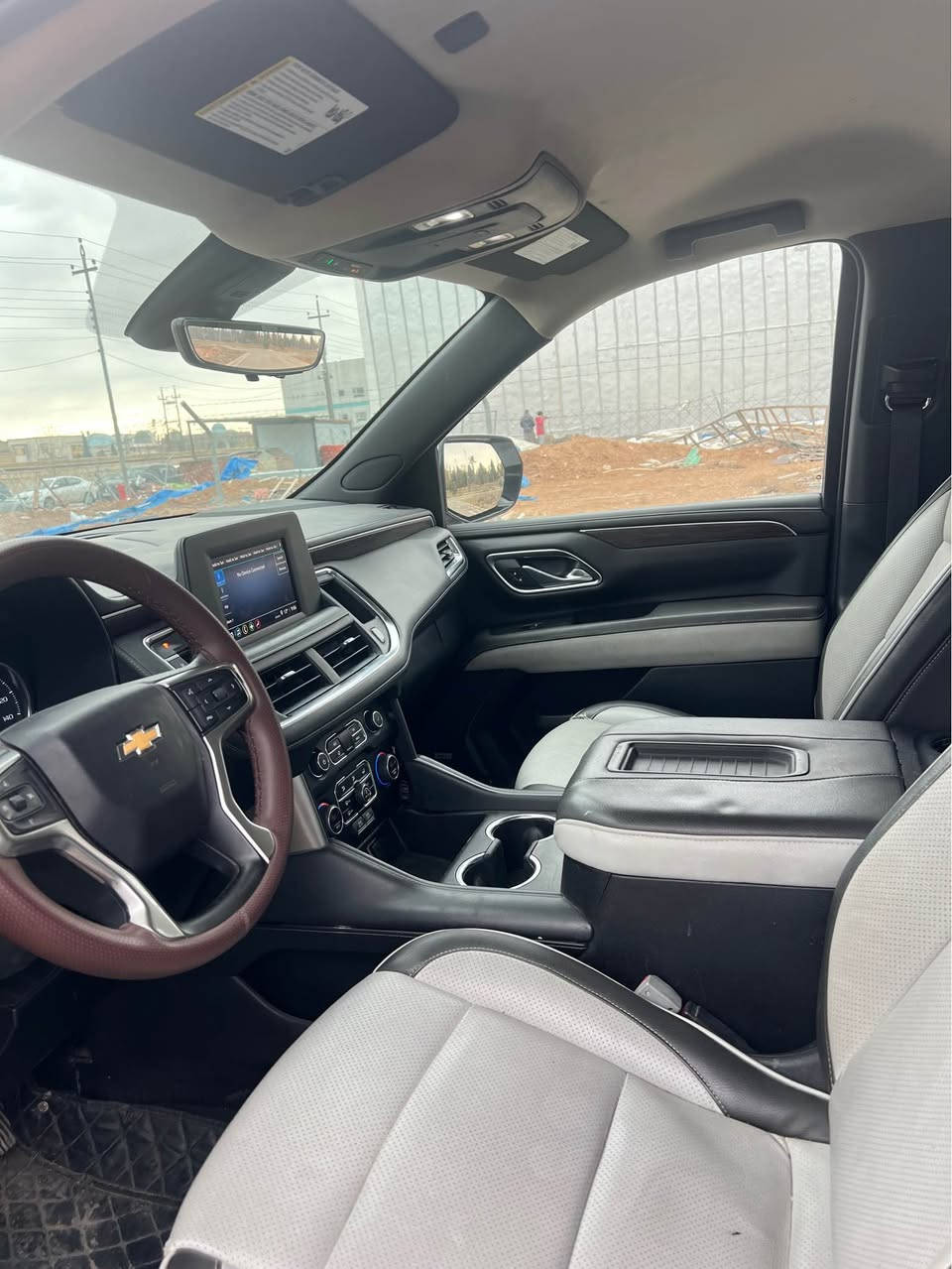 شۆفلێت تاهۆ 2022 مواسەفات LS 
تەنها 60 هەزاری حەقیقی ڕۆیشتووە 
لەسەر دەقی شەریکە ماوەتەوە 
یەک چاملغی پێشەوەی بۆیاخە 
بێ ناوگرتن بێ ئێرباگ 
رەقم و سەنەوی نوێیە 
هیچ مەسرەفێکی تێدانیە 
نرخى٣٧٣
*********** أربيل, العراق
