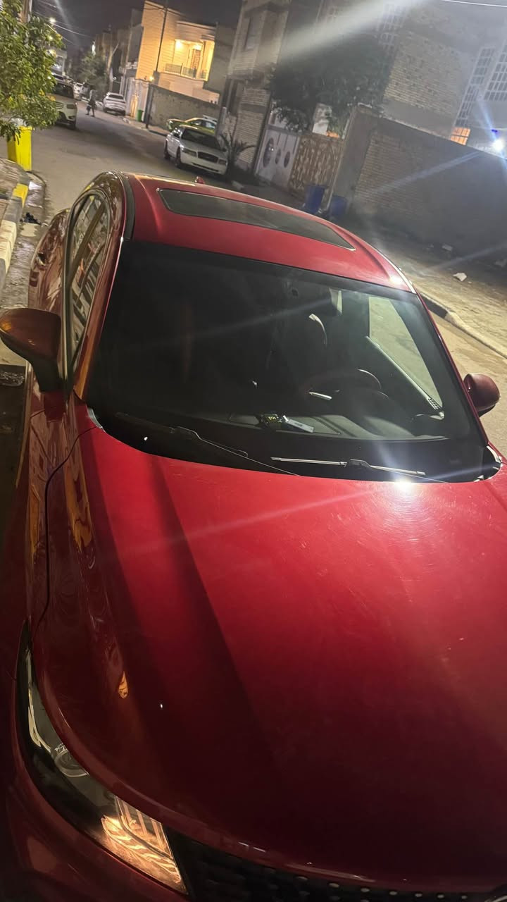 الاسم: Dongfeng 
الموديل: ix5
السنة: 2023
اللون: red 
المحرك: 1.5
الفئة : glory sport

نوع المحرك: تيربو بنزين
سعة المحرك: 1.5 تيربو
القوة الحصانية: 179 حصان
العزم: 220 نيوتن متر

ناقل الحركة:
نوع ناقل الحركة: CVT
عدد السرعات: 6

نظام الدفع: أمامي

الميزات الخارجية:
الطول: 4.93 متر
العرض: 1.93 متر
الارتفاع: 1.76 متر
مصابيح أمامية: كشافات زينون
مصابيح خلفية: LED
عجلات: ويل الومنيوم
فتحة سقف
نظام دخول السيارة بصمة

الميزات الداخلية:
عدد المقاعد: 5
تنجيد المقاعد: جلد النابا
نظام تكييف: مكيف أمامي مع موزع خلفي
ثلاجة داخلية
شاشة مركزية: 10.25 بوصة
شاشة متعددة اللغات
نظام صوتي: 7 سماعات و سبيكر 6
نظام ملاحة: نظام خرائط
منافذ USB: 2
حمالات السقف

ميزات السلامة:
أكياس هوائية عدد 2
نظام مكابح إلكتروني (EPS)
نظام توزيع الفرامل إلكتروني (EBD)
نظام إنغلاق الفرامل (ABS)
نظام مانع إنزلاق (TRC)
نظام إتزان المركبة (ESCESP)
نظام مساعدة على المنحدرات (HAS)
نظام إنذار الفرامل في حالات الطوارئ
كاميرا خلفية
حساسات خلفية
نظام منع السرقة

السياره ماشيه 35 الف كم كلين تايتل على وضع الشركه وداخل الضمان 
استهلاك الوقود:
استهلاك الوقود: 6.4 لتر/100 كم

السعر : 21.500.000 عراقي
وبيهه مجال

بضمان ✅
ليث العبيدي موتورز
العنوان البصره 
ياسين خريبط خلف بناية سما سنتر 
***********
*********** البصرة, العراق
