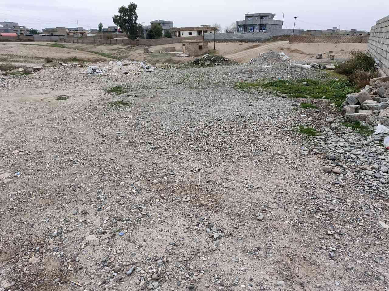 السلام عليكم
ارض تجاري للبيع في قرية شكرا عالشارع العام طول 18 عرض 18 الاتصال على الرقم ‏‪+9647721584721‬‏
