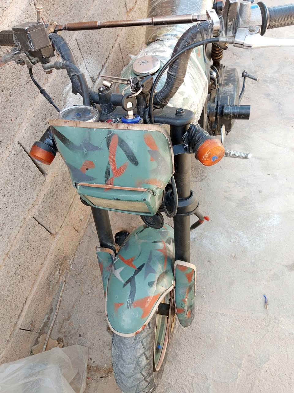 سلام عليكم قفاز لبيع عطلانه تركته ما شتغلت لهندر كض دبلات شغالات وبريكات سعر 70 الف مكاني ميسان قضاء الميمونه رقم هاتف ***********
