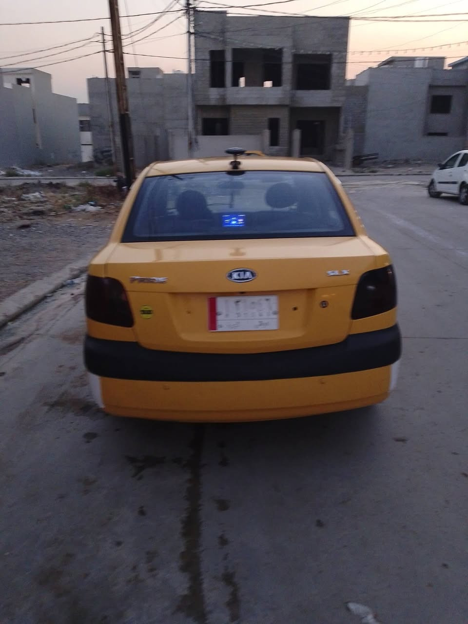كيا ريو برايد سيارة رقم ديالى موديل 2008 بيها طخة خفيفة من كدام وبيها ضرر بالجاملو الخلفي 
هزة جديدة 
سنوية 2026
التواصل على الرقم 
***********
