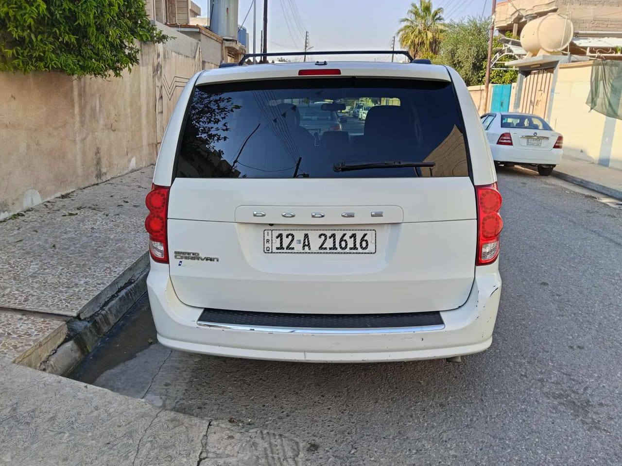 للبيع دوج كرفان ٢٠١٣ بيها جاملغ وبوند بيها شويه من الجاملغ الثاني توحيد مع البوند واقل من ربع لباب 
كير مكينه تبريد شرط 
مكان السيارة موصل 
السعر ١٢٩ 
***********
