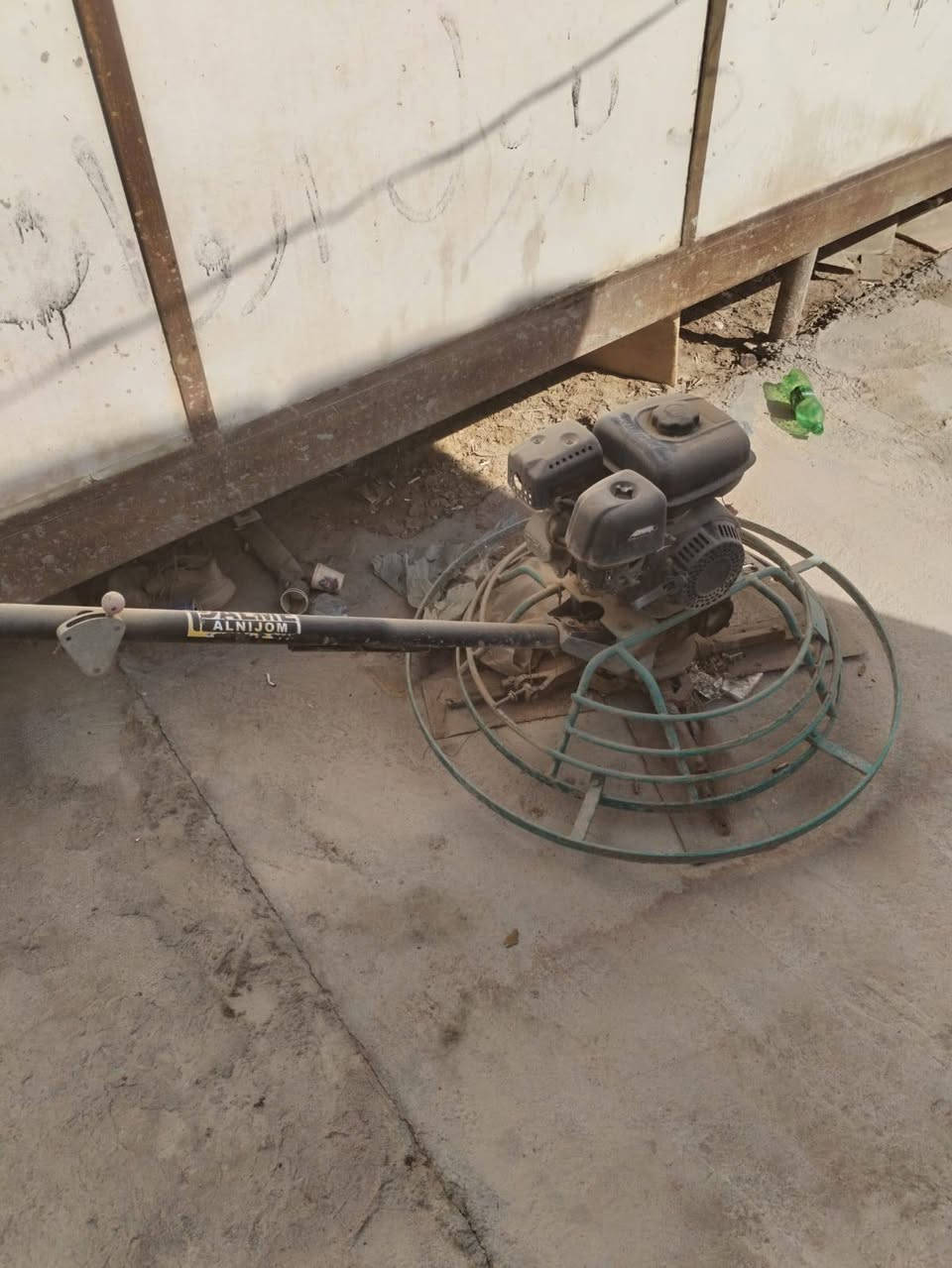 صاقوله للبيع جديده مستخدمه مرتين فقط أمانه الله للعلم متروكه من ٣اشهر للتواصل *********** العنوان حله المركز ٣٥٠ الف
