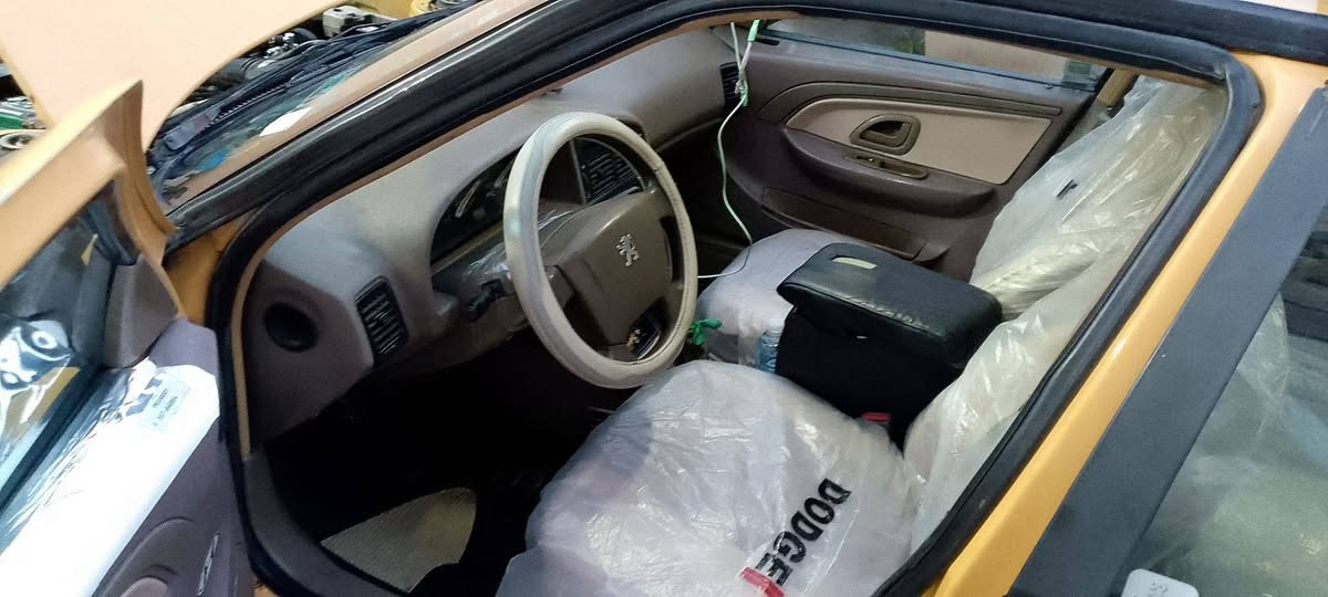 أخوان بيجو لميس تكسي موديل 15بغداد...سعره(36)ورقه بيه مجال شي قليل سنويه لحد 28 بيه غرامه وهيئه مطلوبه يعني تأخذ صافي اصفره لك سياره بيه طخه الجاملغات الاماميه ومبدله محرك بيه تبخير قليل تايرات كير جيده كهربائيات كله شغاله تدفئ تبريد شغال بس نقص غاز السياره أطلع بيه البصره مضبوطه والحمدالله راسلني وتدلل مكانه بغداد شارع الجزيرة


**إذا كنت صاحب هذا الإعلان وتريد حذفه لأي سبب، رجاءا أرسل رسالة إلى الدعم الفني**