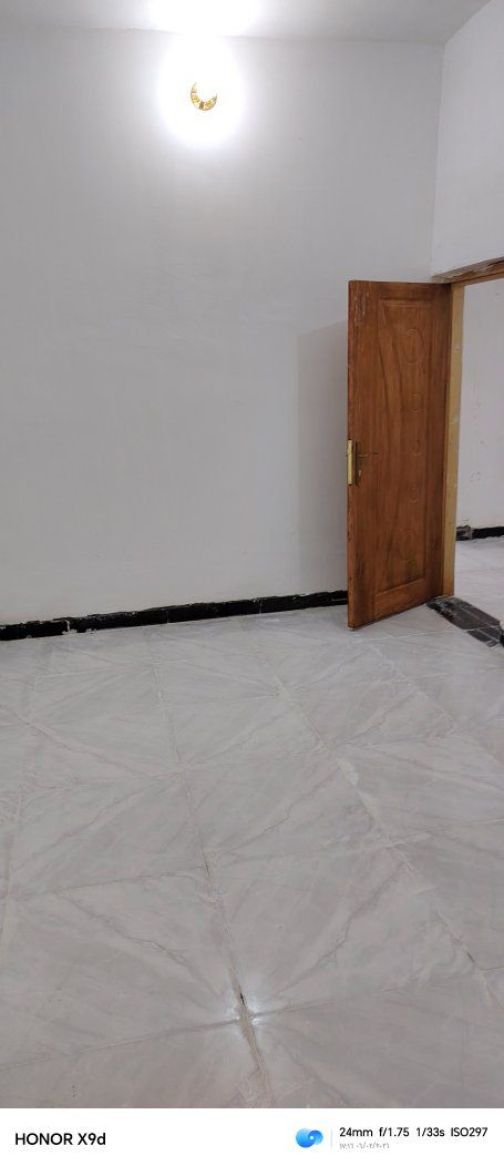بيت للبيع ويرهم اقصاد مساحه 140م طابو زراعي سند 25 ابيع مستعجل بسعر مناسب
بناء جديد اساس صب بناء بلوك سقف عگاده 
يحتوى البيت على غرفتين وصاله ومطبخ واستقبال مغاسل داخليه و خارجيه 
(ملاحظه الاستقبال بعده هيكل والمغاسل الداخليه  )
الموقع قرب المستشفئ الجديده  خدمات كامله يبعد عن شارع 30 م 
 للتواصل الاتصال على الرقم ***********أو مراسلة  واتساب متوفر
