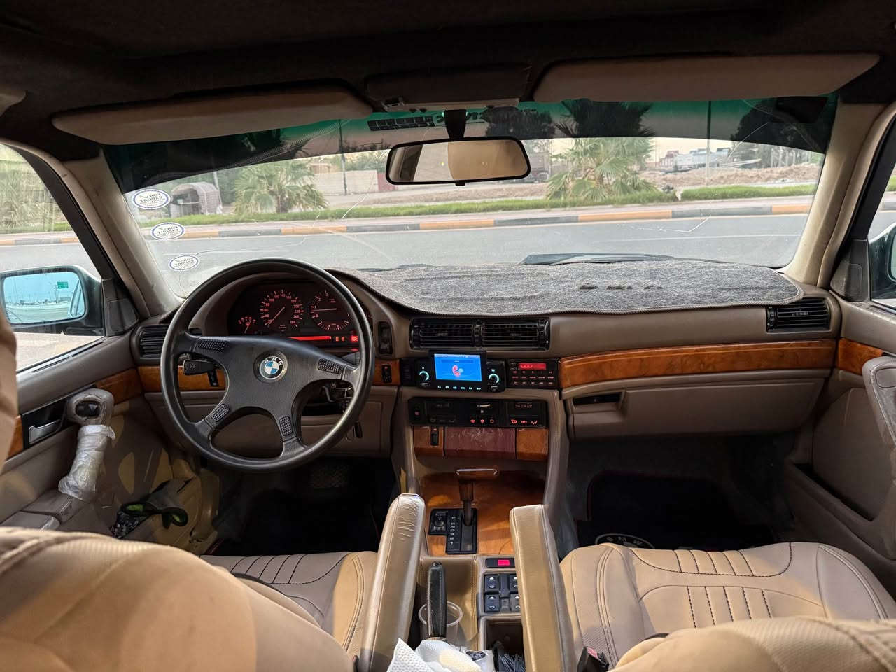 BMW 735i 
للبيع موديل ١٩٩١ 
السيارة فول مواصفات 
فتحة سقف ، كشنات كهرباء ، مرايات كهرباء 
دبل جكمجه دبل ايرباك 
الموقع البصرة / الزبير 
للاستفسار *********** الزبير, البصرة
