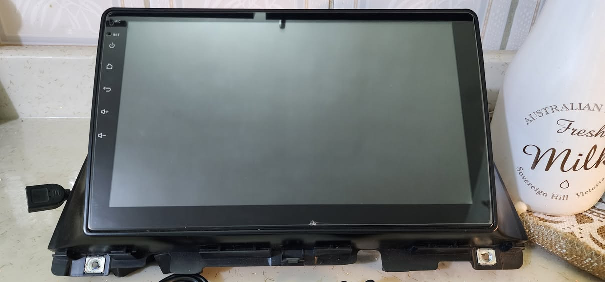 شاشه اوبتما ترهم من موديل ٢٠١٦ لحد موديا ٢٠٢٠ شغاله ونظيفه كامله هيه والاطار مالتها وحتى لزكه ضد الكسر واشعه الشمس بيها السعر ١٢٥ الف مكاني كربلاء ***********
