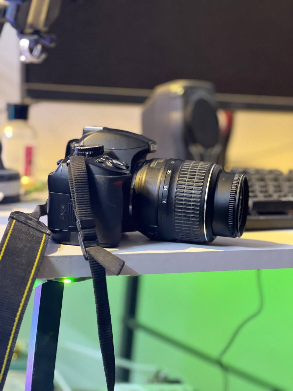 كامرة نيكون 3100d نظيفة
عدستها الأصلية + بطاريه+شاحنه سعرها219 
مكاني نجف 
*********** واتساب
