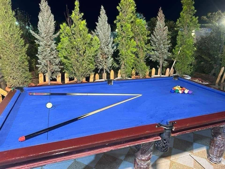 اجه صيف  ويراد راحه وتغير  جو⛱️🌞 ويه الاصدقاء والاحباب 👯‍♂️والشوي ولعب🏸 ميحلى اله ويه الاحبه مزرعتنا مزرعة وردة البنفسج ترحب بيكم❤️🍊🍗
مزرعة وردة البنفسج السياحية للإيجار اليومي🏞️ تعال تونس ونس اطفالك 
مسبح كبير في 🏊ومسبح صغير 🤽
  🍁🌴
شويات متوفره للسمك🐟 و الكباب والتكه
صاله كبيره🪑🪞🛋️
وغرفةنوم  2🛏🛌.                            
مطبخ 🥘
صحيات  🚿🛁
العاب رياضيه منضده وفيشه🤺⚽️🎲🏸🏊‍♀️
العاب للاطفال🛝🎢
انترنيت 🚆
كهرباء٢٤ساعه 💡
كراج للسيارات 🚙🚗
للاستفسار  واتساب او اتصال ☎️ 
***********
العنوان صلاح الدين قضاء بلد
