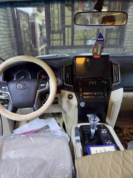 السلام عليكم ورحمة الله وبركاته 
عيني لاندكروز موديل 2021 بريم. ام الدفدي
فول مواصفات واحد على واحد 
ماشيه 82 الف حقيقي كفاله عامه سياره كلش حلوه 
التفاصيل بل فيديو موجود بل منشور 
موقعها بغداد مدينه الصدر (ع)
***********
***********
