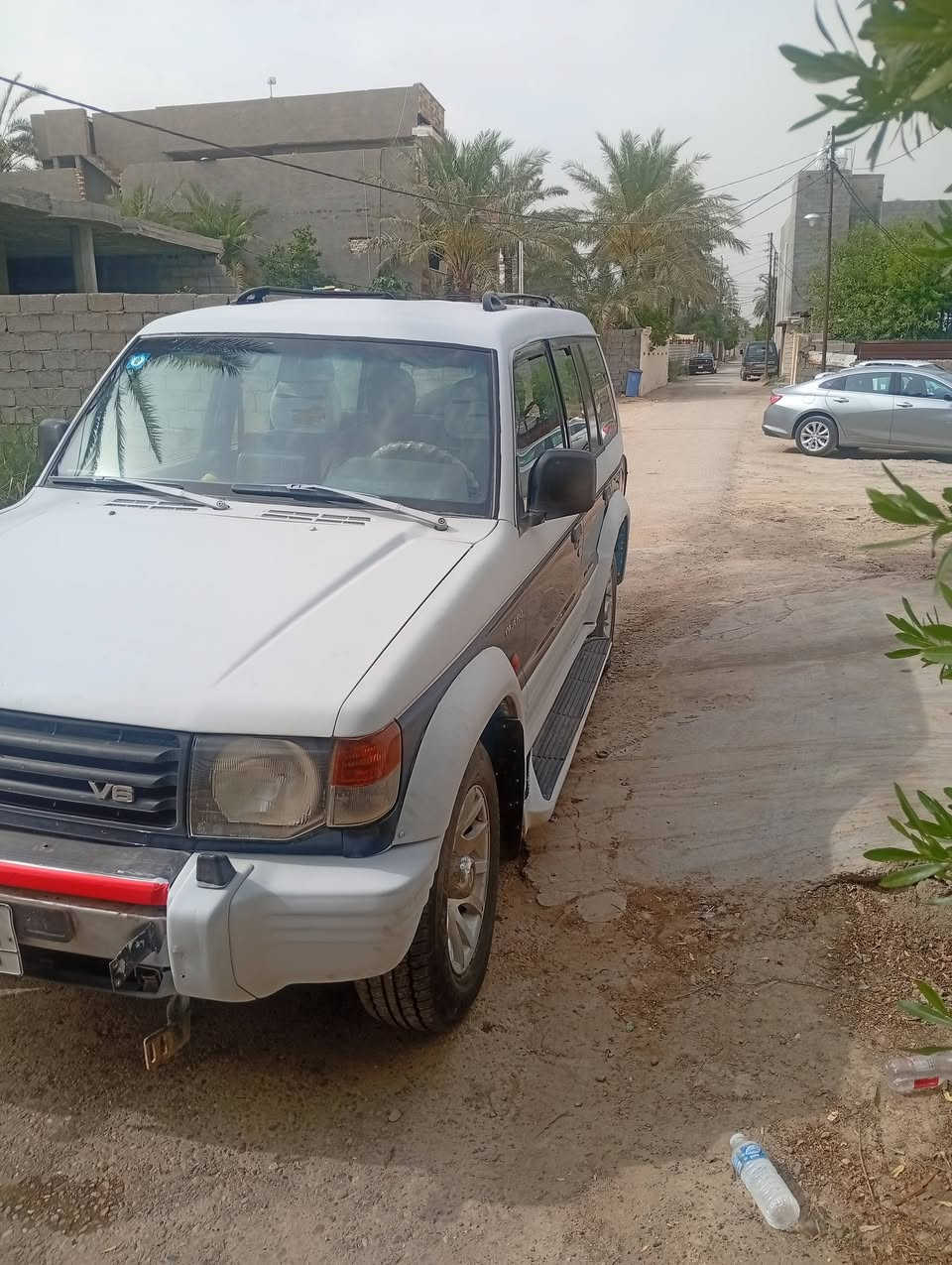 السلام وعليكم شباب باجيرو موديل 1996سنويه لل29محرك وكير نظيفات التبريد نقص كمبريسر سياره حلوه السياوه مسسه بس صبغ يرادلها سعرها 50وبيها مجال قليل مكان السياره بغداد التاجي ***********+***********
