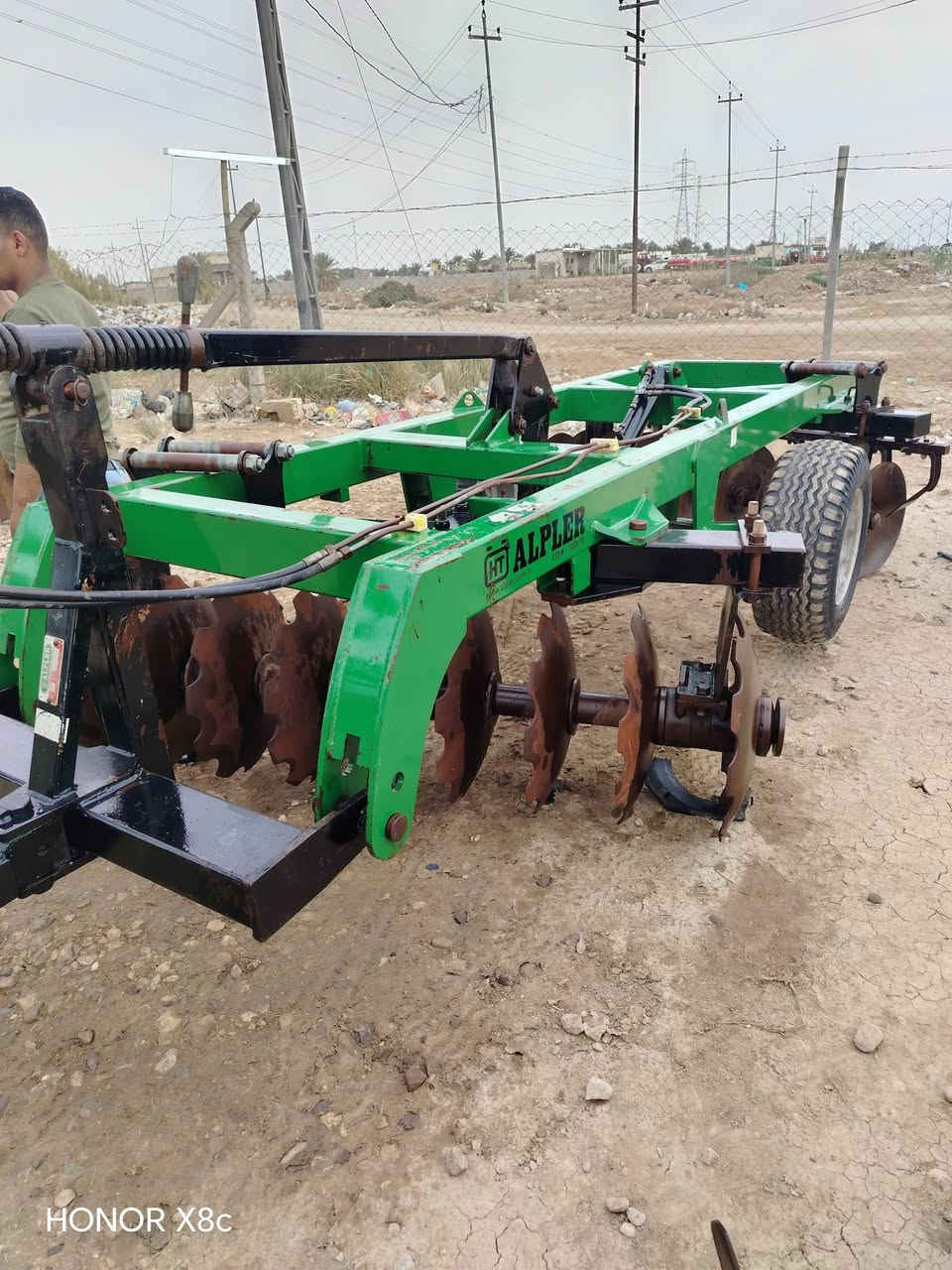 للبيع دسك البير حجم 18 مكفول كفاله عامه موديل 2015 العنوان واسط العزيزية معرض القمه رقم***********
***********
