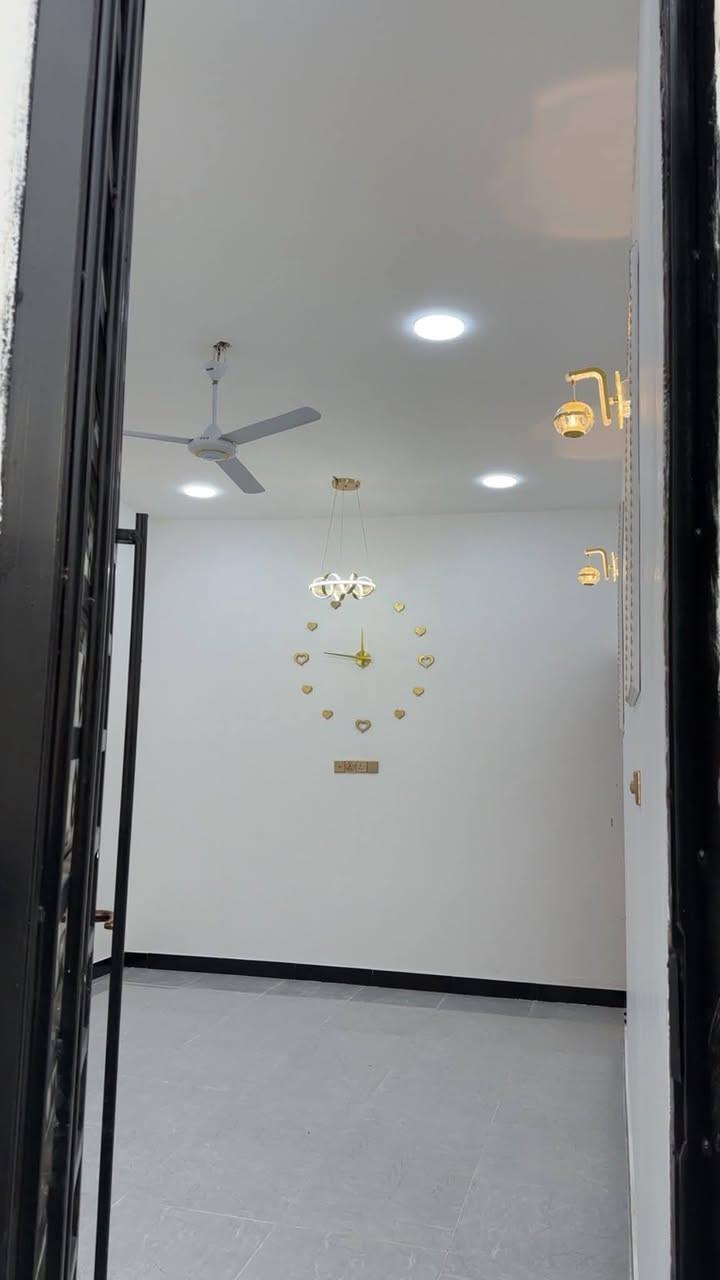 🤲 كربلاء : بالتقسيط بيتين للبيع في حي الصمود و حي الأمن الداخلي
🧡 حي الصمود مساحه 110 متر بي غرفه عدد 2 و صاله و استقبال و مطبخ وصحيات عدد 2 بيت بناء درجه اولى 

😘 حي الامن الداخلي مساحه 100 متر بي غرفه عدد 2 و صاله ومطبخ صحيات عدد 2 بيت بناء درجه اولى 

⭐ شهريا 500 الف فقط لا غير 
فقط كفيل موظفين عدد 2 سواء  عسكري او مدني 

بيت يداور بأسمكم ثاني يوم بدائرة التسجيل العقاري 

😌 مااتعامل مع المندوبين والمندوبات وبياعه شرايه و اصحاب مكاتب بدون احراج 

🔥 بيوت بناء كونكريت مسلح طابوق جمهوري سيراميك مرمر ديكورات خريطة اخر تحديث 

مااكدر ارد عل تعليقات غير متواجد 

❤️‍🩹 للاستفسار او الاتصال او واتساب 
هذا رقم استاذ احمد سعيد ويستاهلون كل  ابناء المحافظات 

*********** 
استاذ احمد سعيد 

❤️ بأي وقت اتصلوا حاضر 
هناك خصم للموظفات كافه بنسبه 3 بالمئة 

أيضا هناك بيوت في مناطق اخرى سوف نعرضها لكم عند الاكمال منها 

تقبل الله صيامكم وشهر رمضان مبارك عليكم 🧡
