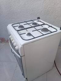 ثلاجة هايفر ١٤قدم • شغالة ع فحص • طباخ نضيف