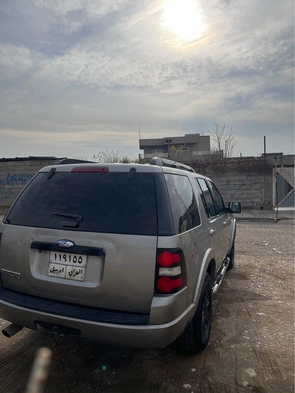 فرؤشتني خيرا 
فؤرت اكسبلور ٢٠٠٨ ٣ پارچه ي پيشي سبوغه به بي ليدران فول مواصفاته كوشن جلد كوشن كاره با سلايت ٣ ريز كوشن ٤ تاي نوي له سه ره  سه نه وي به سه ر چوه وه كاله ي به ناوي خؤمه *********** أربيل, العراق
