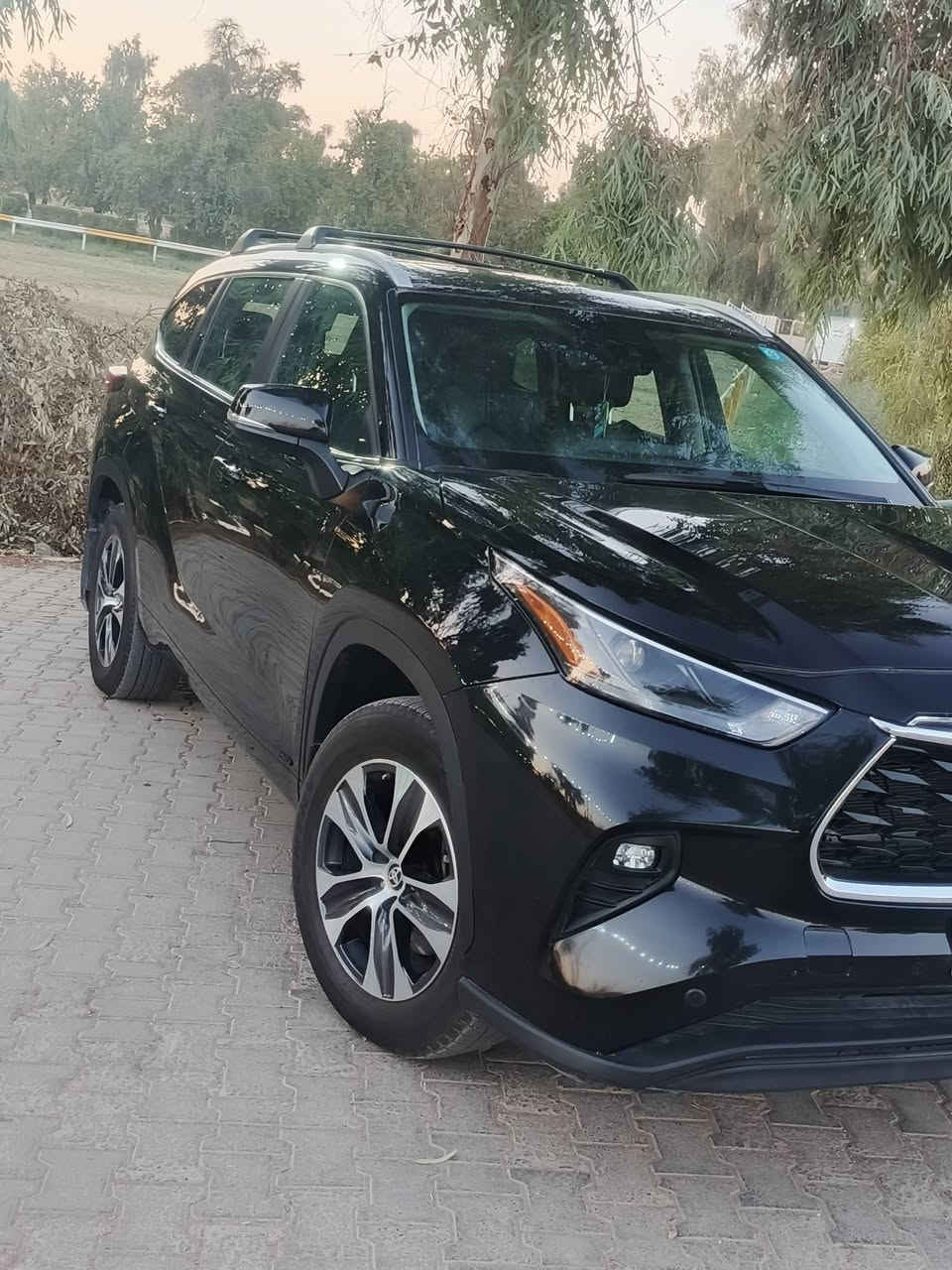 السلام عليكم
هايلندر هايبرد موديل ٢٠٢٤ رقم بغداد سبعة راكب ماشية ٢٢ الف  فول  مواصفات xle بلاس  بلاك ادشن بدون صبغ فقط دعامية امامية مبدلة نفس اللون وبيهة بارد شي قليل رادارات امامية خلفية شاشة كبيرة تدفئة كشنات بصمتين وياهة جني  مري هيتر ثلاث قطع تبريد  فتحة كراسي كهرباء سيارة جديدة كلش وبدون نواقص متصرف عليهة كلشي السعر ٣١٥ وبيهة مجال للتواصل ***********
مكاني ديالى بعقوبة
السونار وصور الضرر مرفق
