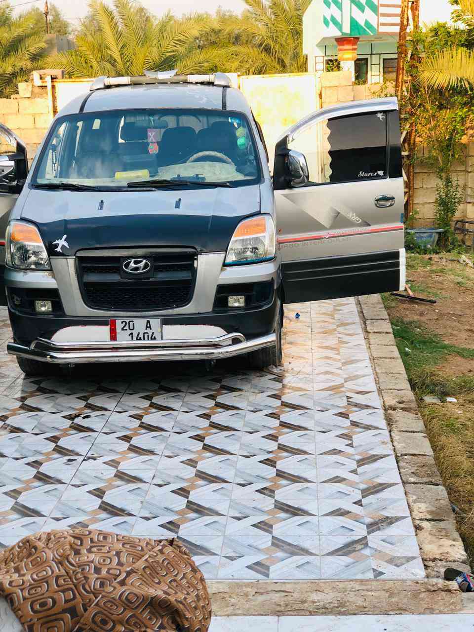 سلام عليكم استاركس البيع  موديل 2004شواصي   الباديه ماملعوب بيهم مكان السياره بغداد المنصور رقم السيره ادياله الإنكليزي  ***********. مامتواجده علفيس سعره
