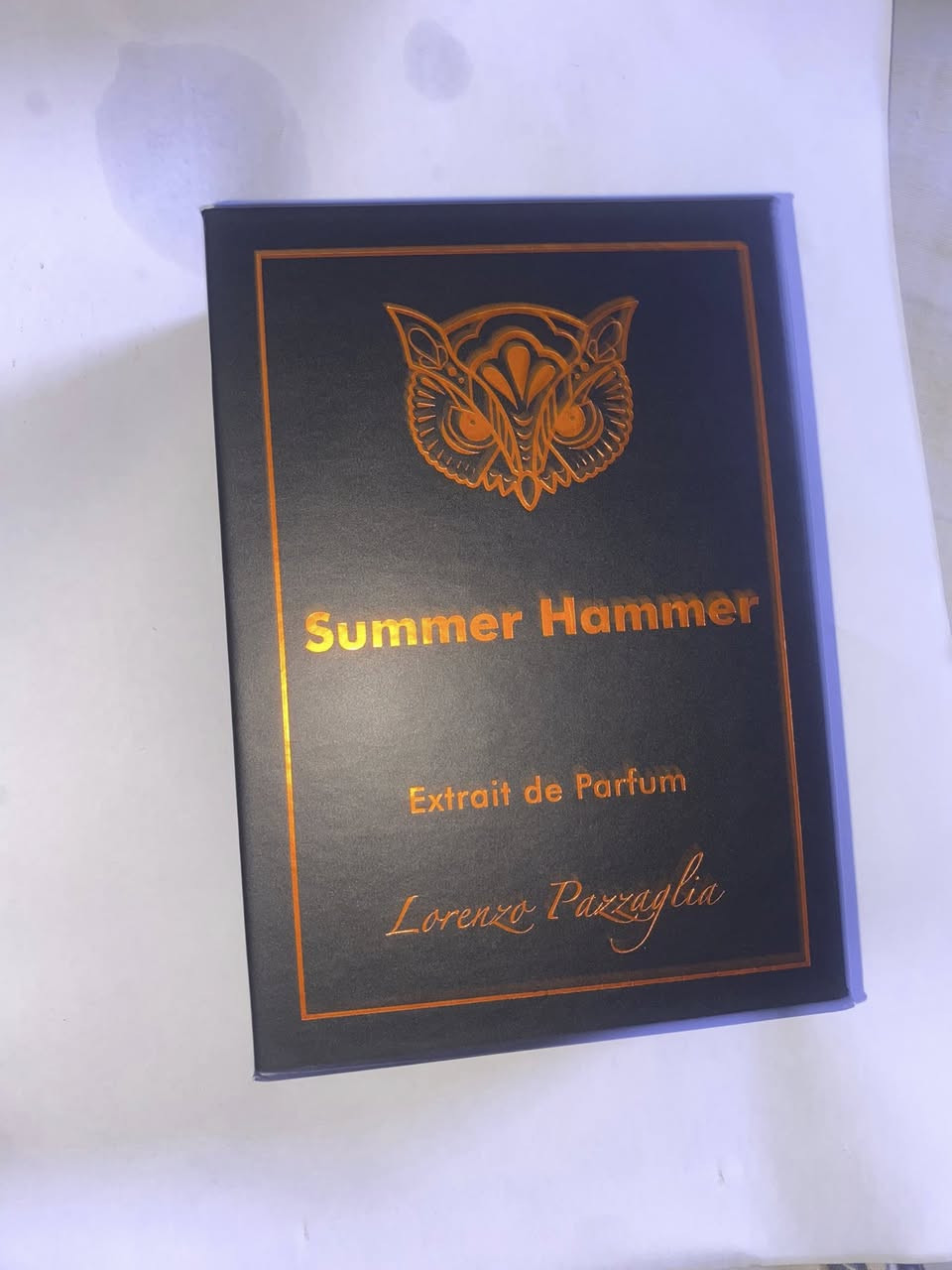 السلام عليكم }
للبيع عطر Dior Homme Parfum الأصلي  
الحجم: 75ml  

مستعمل استعمال خفيف جدًا  
المرشوش منه فقط 3 رشات  

العطر معروف بالفخامة والثبات العالي 🔥  

السعر: 230 ألف دينار عراقي  
وقابل للتفاوض للجاد

للبيع عطر Summer Hammer من Lorenzo  

العطر مستعمل استعمال خفيف  
المرشوش منه فقط 12 رشة  

فوحان جميل ومناسب للأجواء الحارة  

السعر: 180 ألف دينار عراقي  
قابل للتفاوض بشكل كبير

"39517"}
للبيع عطر Narcotix Citrus من Lorenzo  

مستعمل استعمال شبه جديد  
المرشوش منه فقط رشة وحدة  

عطر منعش حمضي جميل  

السعر: 190 ألف دينار عراقي  
وقابل للتفاوض

للبيع عطر Last Orient من Sense of Scent  

الحجم: 100ml  
العطر مستعمل استعمال خفيف جدًا  
المرشوش منه تقريبًا 20 رشة فقط  

عطر فخم بريحة شرقية فواحة ومميز بالمناسبات  

السعر: 220 ألف دينار عراقي  
قابل للتفاوض للجاد

العطور أصلية 100٪
 • البيع للجادين فقط
 • إذا أحد أخذ أكثر من عطر أسوي سعر خاص


**إذا كنت صاحب هذا الإعلان وتريد حذفه لأي سبب، رجاءا أرسل رسالة إلى الدعم الفني**