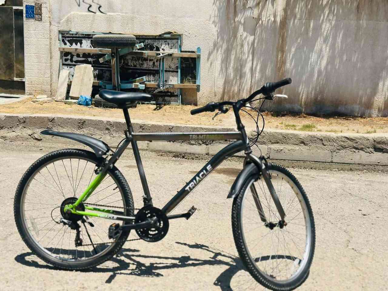 سلام عليكم عندي بايسكل للبيع وحيل نضيف حجم  26 السعر ١١٥ وبي مجال قليل
التواصل على الرقم ***********
