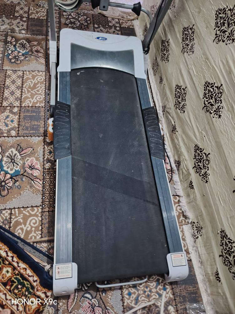 جهاز جري من شركة فتنس سبيد بيه ظعف بلماطور يشتغل مابيه شي اونظيف السعر ٣٠٠
*********** عمارة, ميسان

