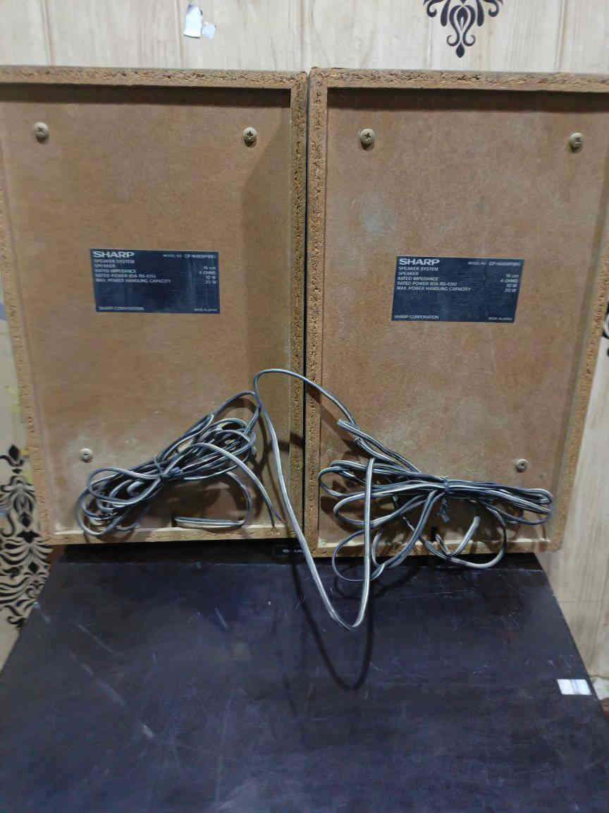 للبيع مسجل راديو اسطوانه شارب ياباني اصلي  يحتاج إلى صيانه وتنظيف الجهاز نظيف بدون تصليح متروك من فتره طويله..
*********** السعر 50 الف يوجد توصيل
