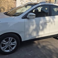 توسان ٢٠١١ للبيع سيارة كفالة من الصبغ فقط بيها بارد قليل جاملغ خلفي جه...