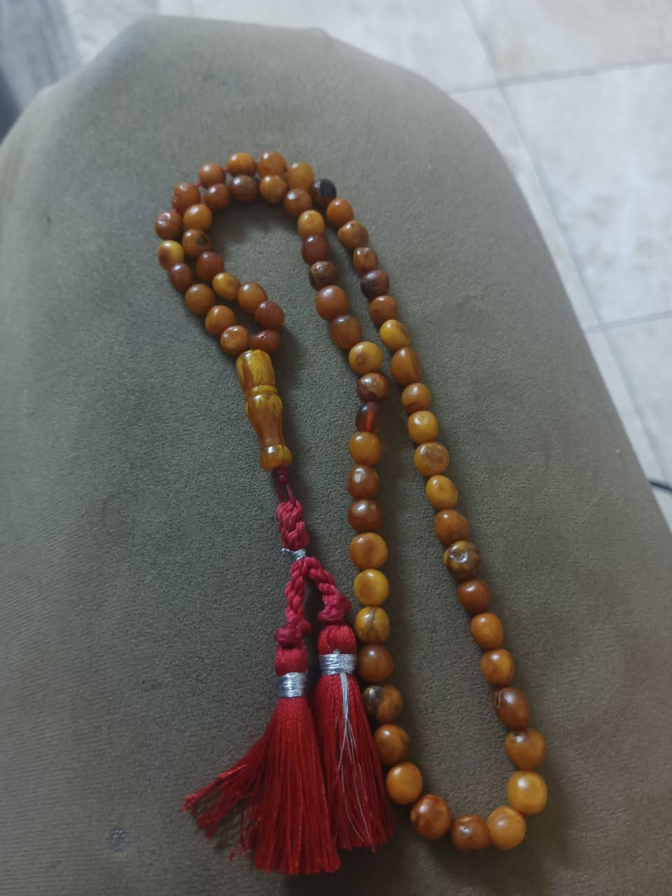 سبح عدد ثنين كهرب بولوني حر طبيعي خالص قديم الاولى وزنها 11 غرام والثانية وزنها 14 غرام قديمات مال بيت ومتغيرات لون أكثر قدمهن للاستفسار ***********
