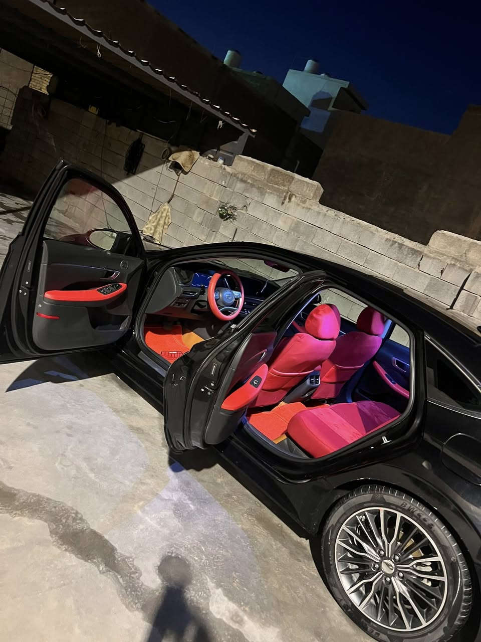 سلام عليكم سوناته وراد امريكي لبيع مديل ٢٠شكل٢٠٢١بيه ٣قطع تبديل بيه شويه بارد أنا أبيع نفس ما اشتريت كومت حديد سياره فول موصفات مكينه ٢٥٠٠سعرها ١٥٠بيه مجال عنوان بصره رقم هاتف***********
