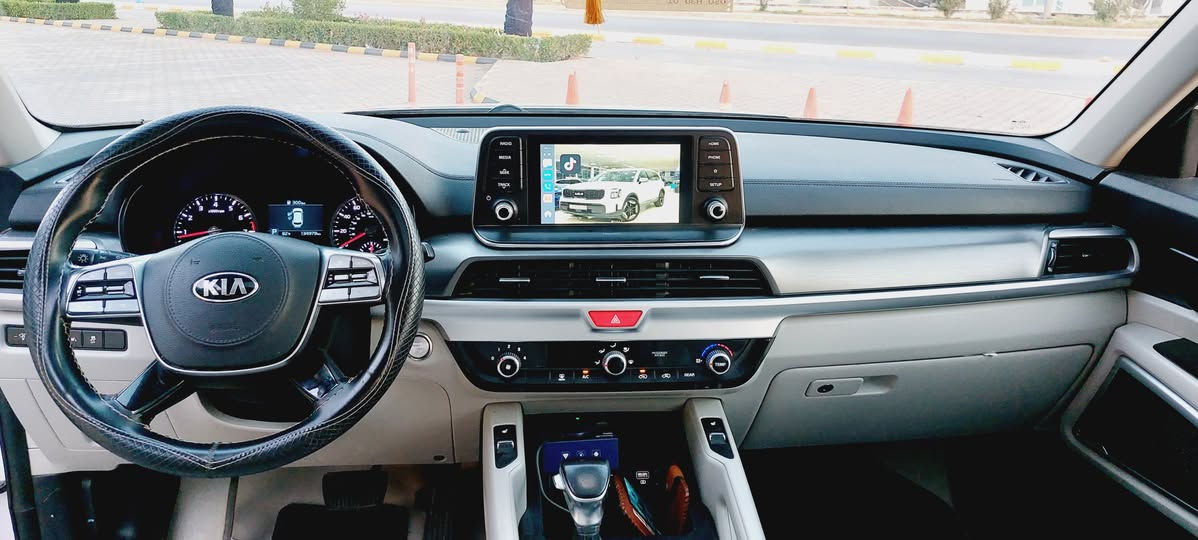 سلام عليكم 
للبيع موديل ٢٠٢١ تريد تحويل تريد وكاله حادثها موضح بالصور السعر ٢٨٠ فئة S للإستفسار الاتصال *********** مكان السيارة النجف الاشرف.
