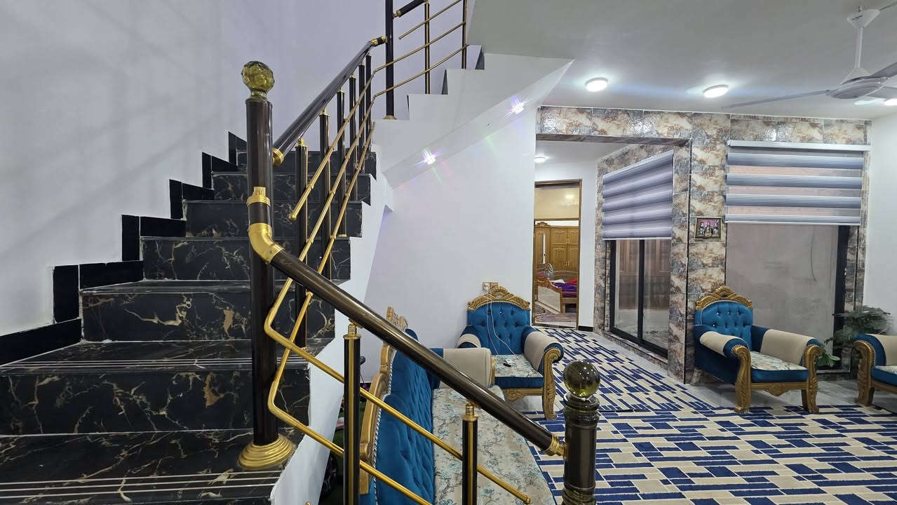 بيت للبيع طابو زراعي سند ٢٥ كوت حي الحكيم قرب الكورنيش يبعد ١٠٠م التفاصيل المساحة ١٥٠ م مربع البناء طابوق يحتوي غرفتين نوم وصالة ومطبخ واستقبال السعر ٦٣ مليون وبي مجال للاستفسار مراجعة دلالية احمد السعيدي قرب حسينية بيت خليفه للاتصال *********** أو ***********
