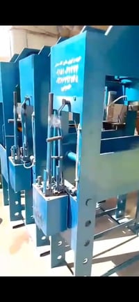 ابريسات اجنبية غير مستعملة للبيع ٦٠طن و٣٠طن للبيع ٠٧٨٧٤٢١٨٩٦٦