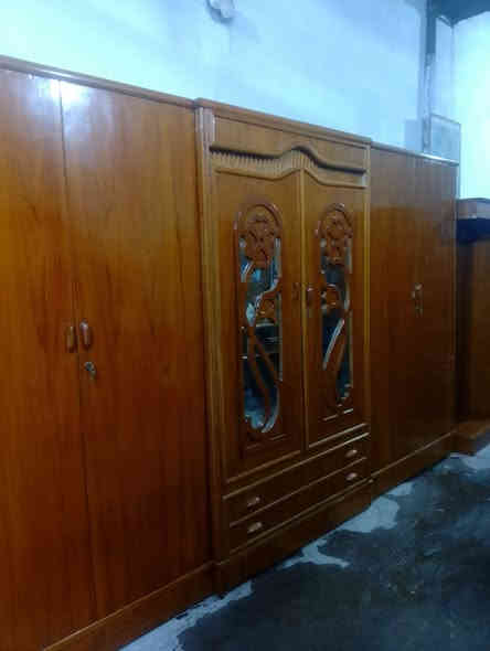 السلام عليكم غرفه سته طابق وربع نجاره نضافه فول العنوان حله شارع ابو القاسم الرقم *********** واتس
