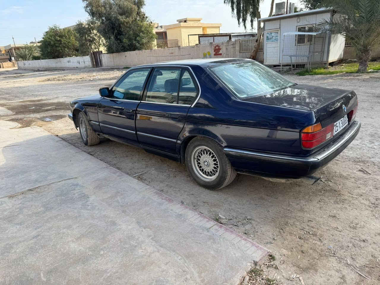 السلام عليكم للبيع  فقط اعتذر عن المراوس BMW حجم 735 اميل موديل 91 بجم عريض صدر امامي خلفي تمام محرك كير تمام تبريد شغال  ادامة كاملة لمنظومة بانزين فتحة شغالة مصبوغة عام تخم تاير جام 4 شغال كهربائياتها كلها شغالة  رقم كركوك دولي باسمي سنوية الى 31 نقص بيها بنيدهايرادله صبغ وطخة بالدعامية الامامية جهة السايق ودوشمة كشنات خلفية فقط  العنوان سامراء السعر 45 ورقة وبيها مجال والفديو موضح اغلب تفاصيلها رقم التلفون ***********
