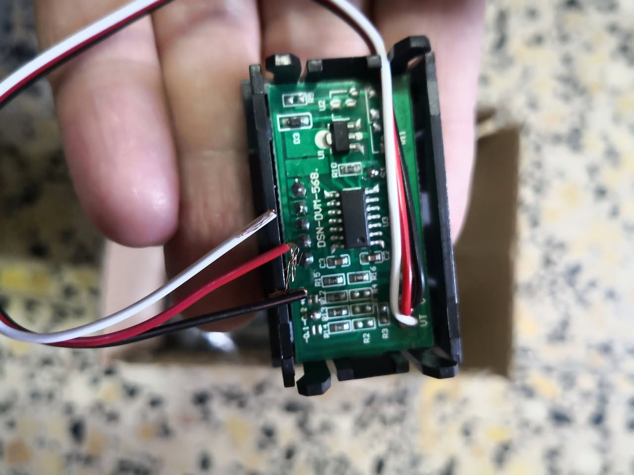 اخوان طلع عندي باكيت بي 10 قطع من هذني القطع الكترونية بهذة الشكل اللي تفيدة ينطينا بيهن سعر وبالعافية


**إذا كنت صاحب هذا الإعلان وتريد حذفه لأي سبب، رجاءا أرسل رسالة إلى الدعم الفني**