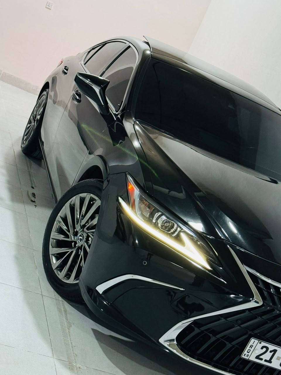 لێگزز ES 350 مۆدێل 2022 🔷
 فوول مواسەفات ES 350 
ماوەی ڕۆشتن :٣٤ هەزاری حەقیقی ..
٦ بستۆن مەکینە ٣.٥ 
گاعی بیلادی و کەتەلۆک و هەموو شتێکی لەگەڵە 🔷

نرخ / ٣١٨ و معامەلەیەکی کەم 💵
مۆبایل /  📲 ***********
‏‎‏‎شوێن : سلێمانی 

سەیارەکە تەنها ٢ پارچەی بۆیاخە بێ ناو بێ ئێرباگ ماباقی هەموو گیانی بەشەرت و زۆر زۆر جوانە و بێ چاڵ و شوخت زۆر تازە و جوانە پێش و دوای کەپسە .. 🔷
مەکینە و گێڕ بەشەرتی یەک مانگ نەکراوەتەوە و خەلەلی نیە بەشەرت ..🔷

مواسەفات ١/١ ES 350 فوول پانۆراما 
(( بەصمە ،، پانۆراما ،، شاشە گەورە ،، کوشن سارد و گەرم سوکان هیتەر ،، ڕادار پێش و دواو لاکان ،، تەحدید سورعە خۆی ئۆتۆ ماتیکی سوکان و ئیستۆپ و بەنزین ئەکات ،، فڵچە حاسە ئۆتۆماتیکی دادەگرسێت ،، کوشن خەزن لایت لید و عەدەسە ،، هەردوو کوشن کارەبا ،، ٣ مۆدی لێخۆڕین ،، شاشە و دەبڵ ماوس ،، کامێرا و حاسەی ٤ لاکان ،، ٣ گێڕ و گێر سپۆرت و گێری سوکان ،، و زۆر مواسەفاتی تر  )

٤ تایەی لۆکی بیلادی لە ژێرە 🔷
تەحویل و غرامە بەشەرت 🔷
سەنەوی و ڕەقەم و هەموو شتێکی تازەیە السليمانية, العراق
