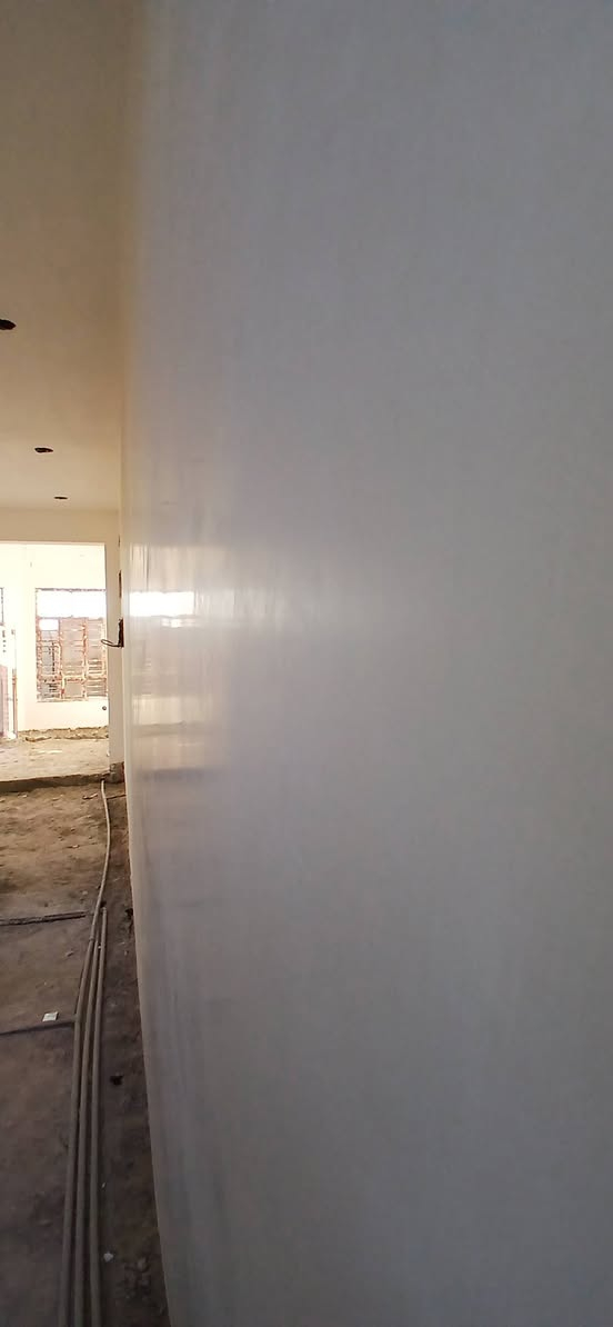 مكتب العبيدي للعقارات والبناء   🧱 للمقاولات 🏗 

👷مستعدون لبناء هيكل 🧱 الدار 🏠 مواد مع عمل👷
سعر💷  المتر المربع من كل طابق مواد مع عمل 👈👈وحسب المواصفات المطلوبة وحسب مساحة البناء 👇👇
1️⃣_ طابوق جمهوري الاصفر درجه اولى ب 190 الف للمتر 
2️⃣_ طابوق احمر الهلال 🌙 سعر المتر ب 250 الف للمتر 
هذا 👇👇العمل على سعر المتر المربع الواحد وتكون ذرعه سقف 

نعمل ب النقد والاقساط 

مواصفات المواد والعمل :
🔴 هيكل درجة اولى 
🔴 مواد وعمل درجة اولى  
🔴 حفر الارض إلى المستوى المطلوب في العمل 
🔴 فرش طبقة من الجلمود الخشن 
 فرش طبقة من السبيس  مع الرش والحدل فوق الجلمود 
 علما أن الحدل على شكل طبقات حتى تحقق الصلابه المطلوبه 
🔴 مكافحة حشرة الأرضة عبر رش 🚿 الكلوريدين 🐛 
🔴 فرش طبقة حماية من النايلون الزراعي السميك من أجل الحفاظ على المونه الاسمنتيه 
🔴 نوع الاساس: يكون على حسب الحاجه وعلى نوع الاختيار من قبل صاحب البيت 
أساس شريطي عرض ٦٠سم وارتفاع ٤٠ أو رفت ارتفاع ٤٠ سم 

🔴 نوع الكونكريت : يكون على حسب الاتفاق أما صب مركزي (بم ) أو خباطه موقعيه ( صب موقعي )
 مركزي من شركة ماس 💎 النهرين C30
 نوع حديد التسليح: ماس او FF شمال ( صنع في العراق ) او سابك السعودي 🇸🇦 أو تركي ويكون على حسب الاختيار والاتفاق
🔴 نوع تاسيس شبكة المجاري :أمل الشريف المصري أو الااسيون الألماني أو سمارت هوم 
 🔴 نوع الحصى _ مكسر 
🔴 نوع الرمل _ مغسول ( من معامل البو مطيران )
🔴 نوع السمنت: ماس 💎 الشمال مقاوم للأملاح 
🔴 عمل بادلو ارتفاع 15 سم لمنع صعود الرطوبة 💦 

🔴 نوع الطابوك: الأصفر العنكوش أو سومر أو الياس أو حسب اختيار صاحب البيت 🏭 والأحمر 🧱 الهلال 🌙 
 طريقة ربط البناء: ربط ألماني + ربط انكليزي 🧱 
🔴 ارتفاع البناء 3.5 متر 🏠 
🔴 طريقة تسليح السقف: طريقة حصيرتين درز ويكون النشر حسب المخطط 
 تاسيس شبكة الانارة السقفية نوع بوري اردني 🧵 ⚡️ 💡أو جكشن سميك إن كان النشر سيمنز  
 صب السقوف سمك 20 سم مع عمل جسور ارتفاع 30 سم
🔴 تاسيس انابيب السبالت والكاميرات والستلايت والصاروخيات ونوازل تصريف المجاري ومياه الامطار 🌧️ 
🔴 تدقيق ومتابعه العمل مع رش البناء اول باول 
🔴 تنظيف 🧹 الهيكل من مخلفات العمل وتسليمه لصاحب البيت علما أن الهيكل درجه اولى وشامل لشبكه المجاري 🔐 

🔴  للاستفسار يرجى الاتصال على الأرقام التالية :
*********** متوفر للاتصال و متوفر واتس اب 

*********** متوفر للاتصال و متوفر واتس اب

*********** 

عنوان مكتبنا فلوجه
