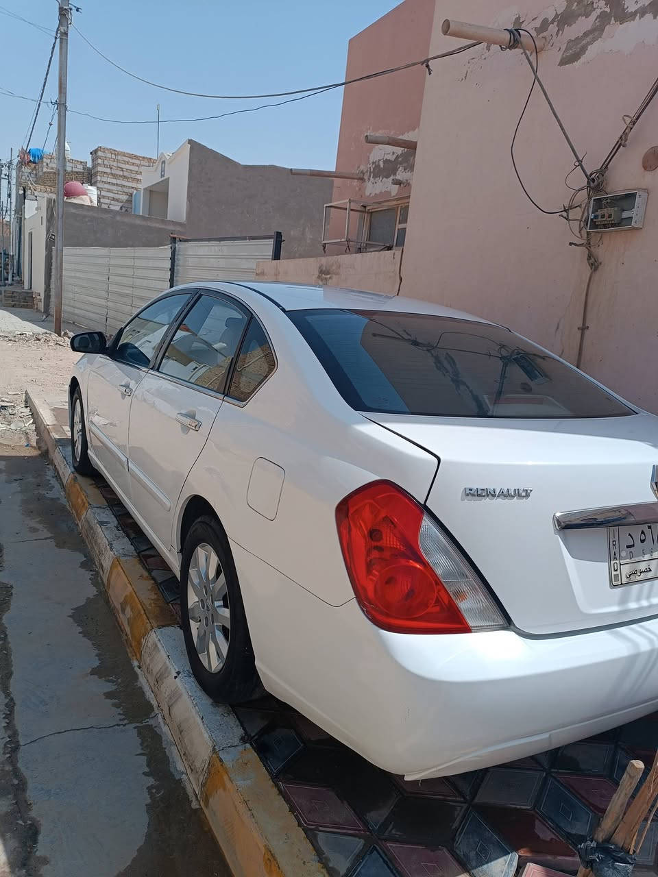 سافران 2009 بغداد باسمي سنويه ل29
گير محرك شرط 
تخم تايرات 
حداديه 80%
تبريد ثلج 
دواخل كلش نظيفه
السعر 95 وبيها مجال
الديوانية الحمزه الشرقي 
تلفون ***********
